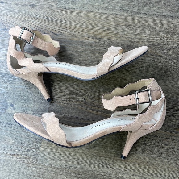 Chinese Laundry Women’s Tan Suede Zig Zag Ankle Strap Open Toe Heel, size 6.5 - Picture 1 of 9